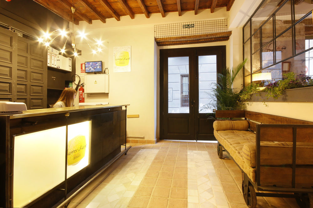 Lemon Rock Hostel Гранада Екстериор снимка