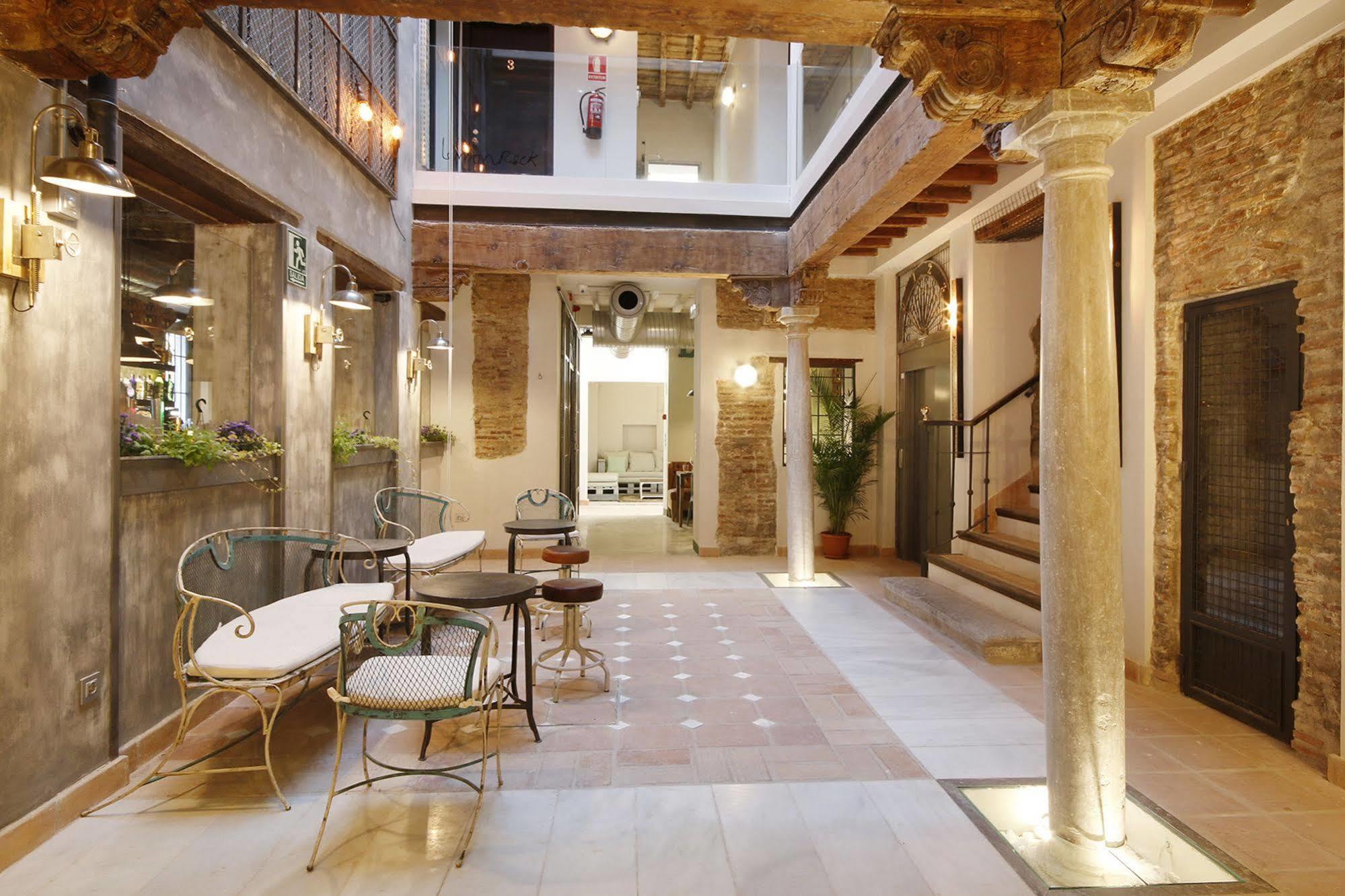 Lemon Rock Hostel Гранада Екстериор снимка