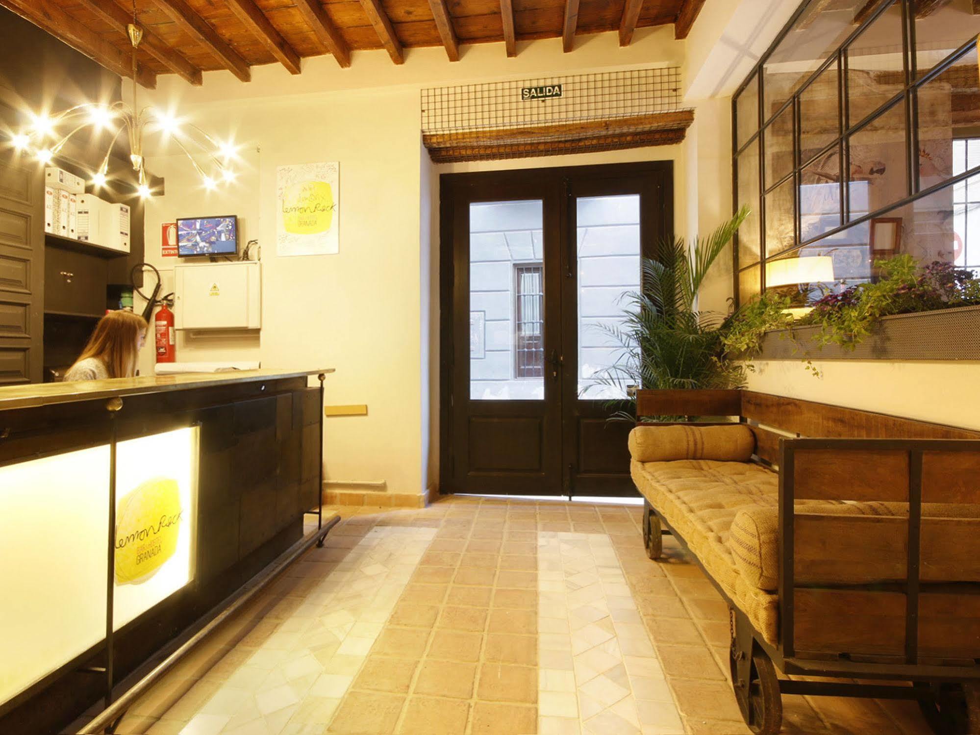 Lemon Rock Hostel Гранада Екстериор снимка